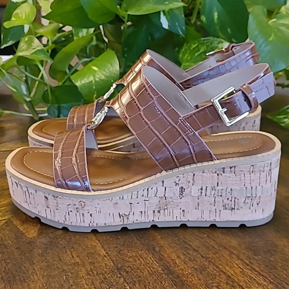 Giani Bernini Harperr snake print cork wedge